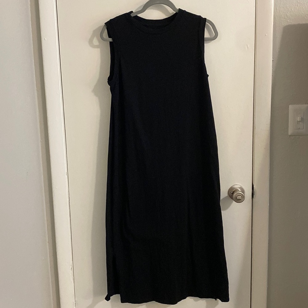 Universal thread dress — worn once